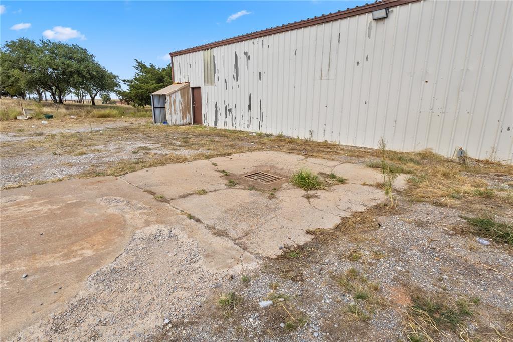 23999 E 1013 Road Property Photo 9