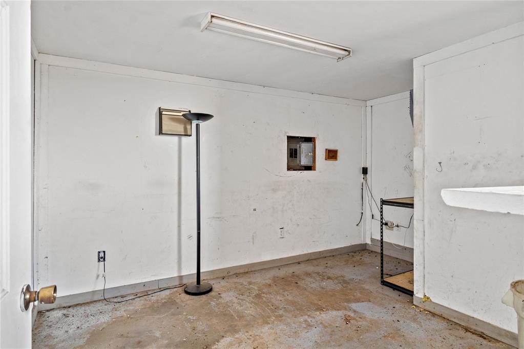23999 E 1013 Road Property Photo 12