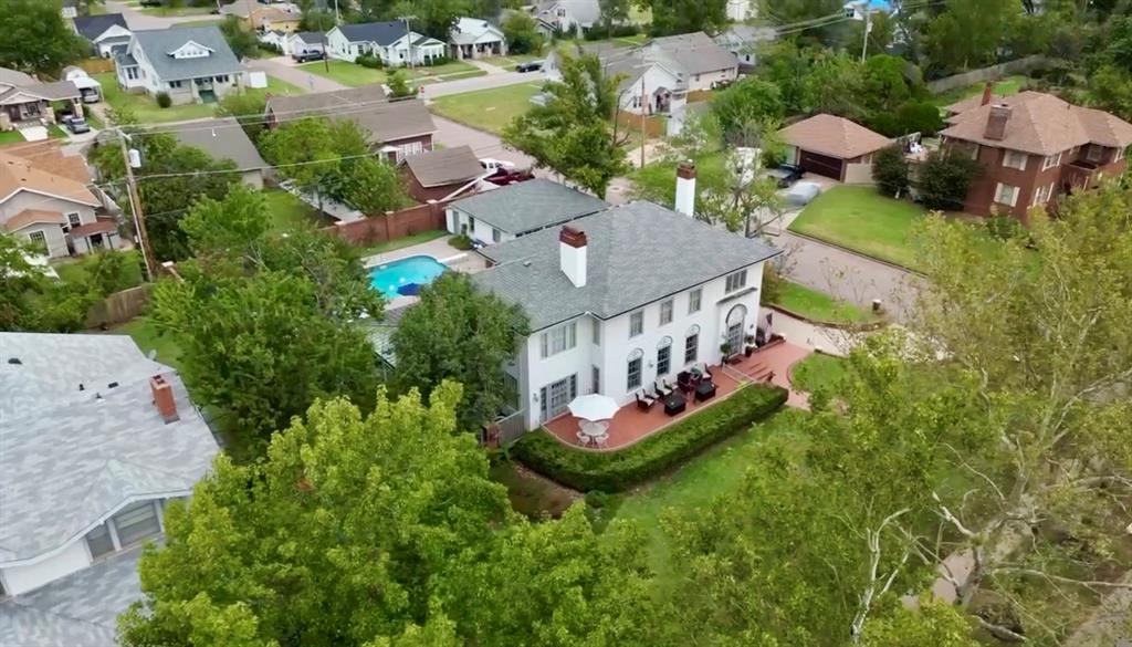 1730 N Broadway Avenue Property Photo 3