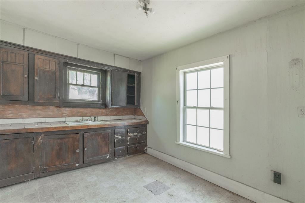 820 W Highland Street Property Photo 6