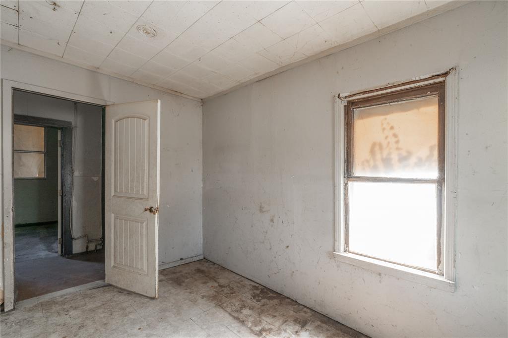 820 W Highland Street Property Photo 13