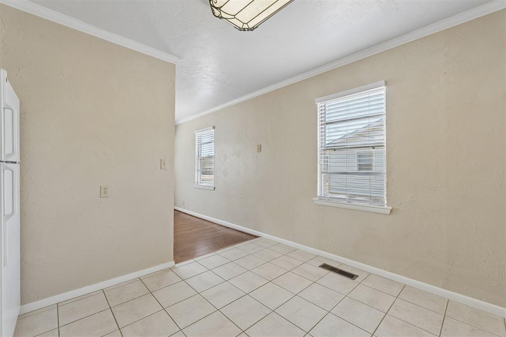 9219 Ne 13th Street Property Photo 10