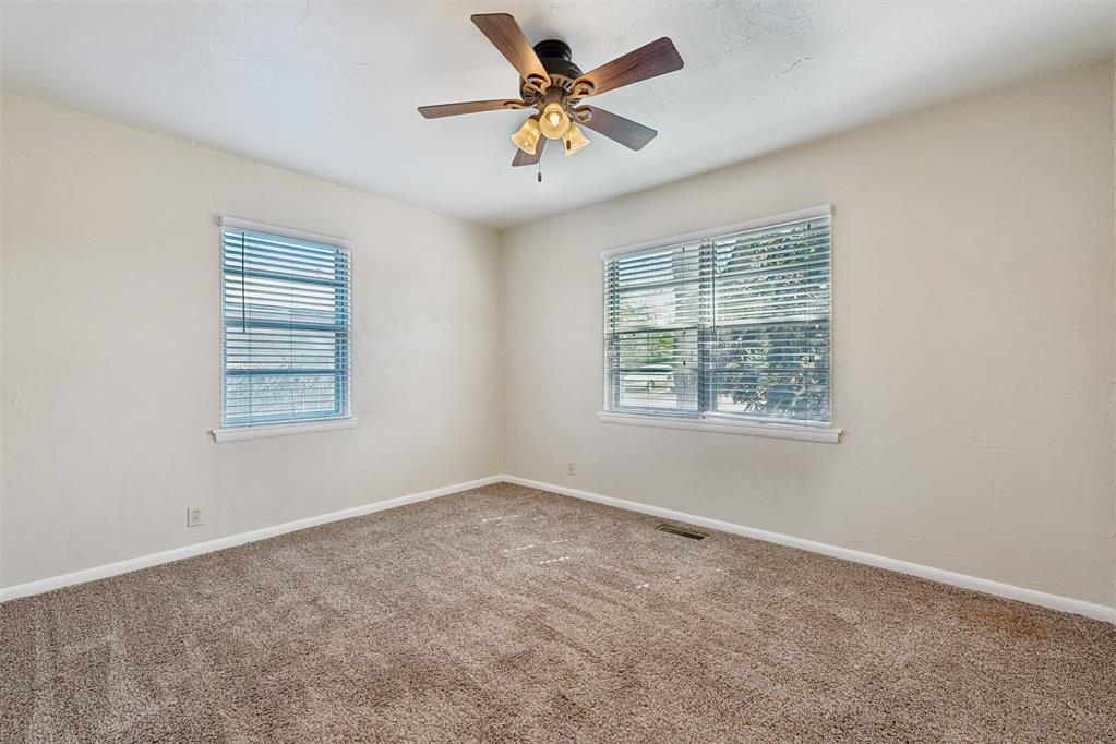 9219 Ne 13th Street Property Photo 11