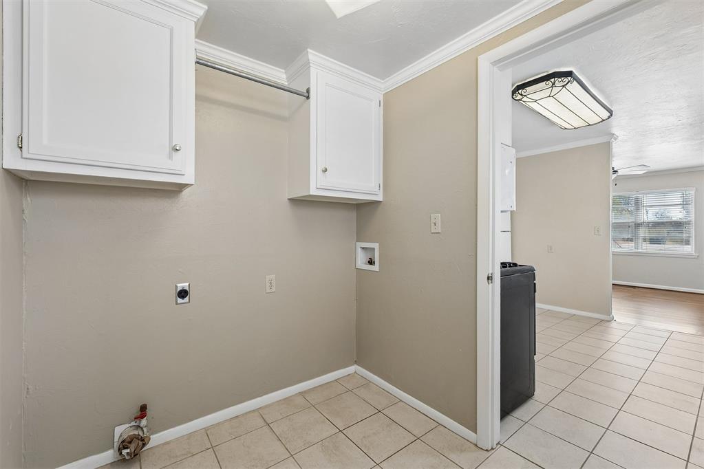 9219 Ne 13th Street Property Photo 19