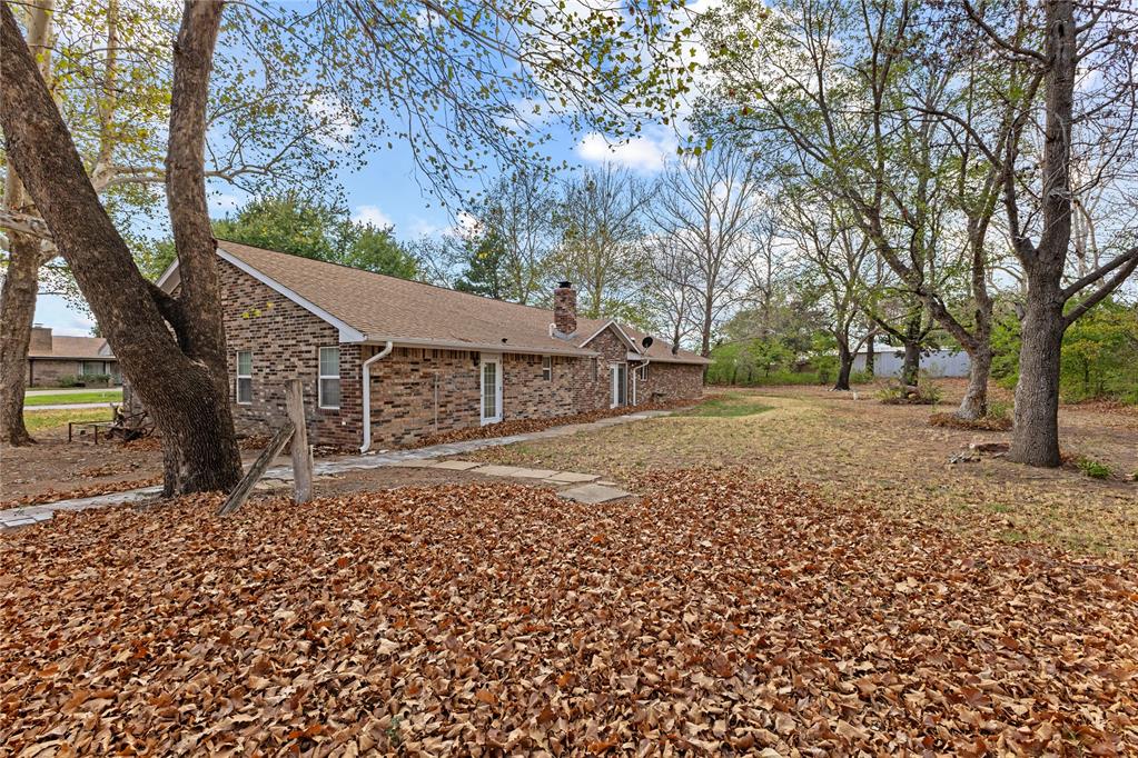 2501 Locust Lane Property Photo 6