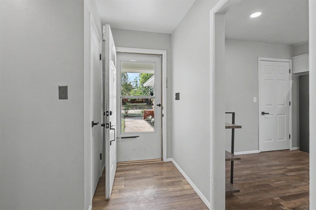 5945 Nw 62nd Street Property Photo 4