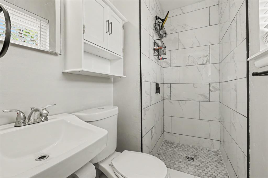 5945 Nw 62nd Street Property Photo 17