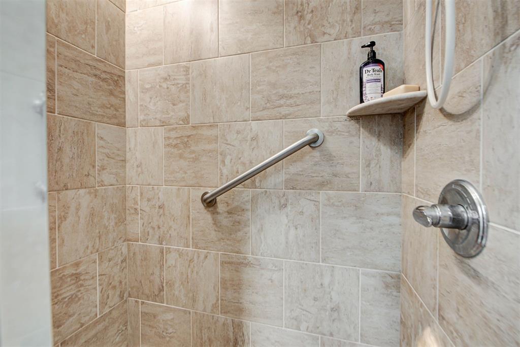 12405 Covey Creek Drive Property Photo 32