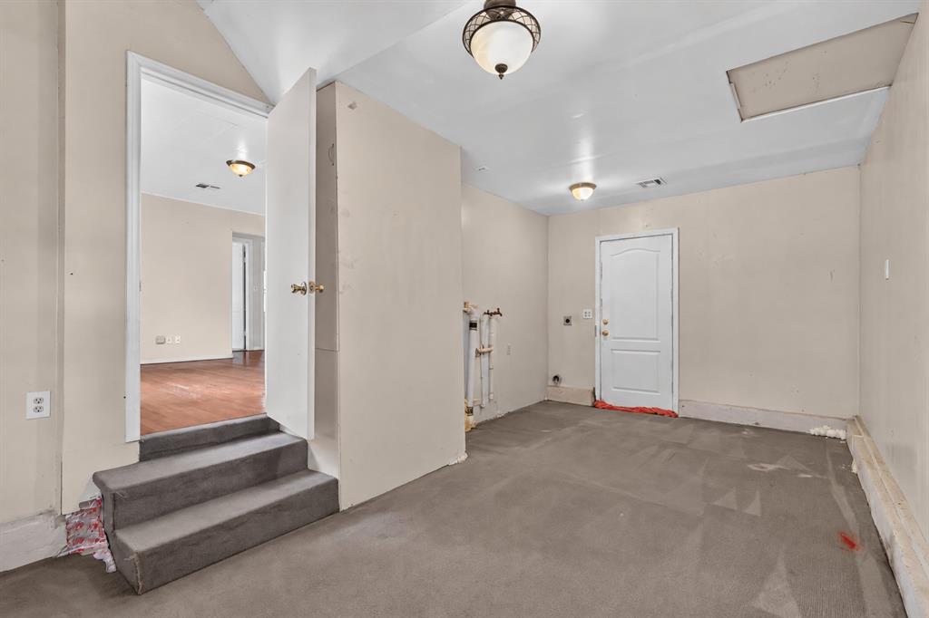 3613 S Dumas Avenue Property Photo 5