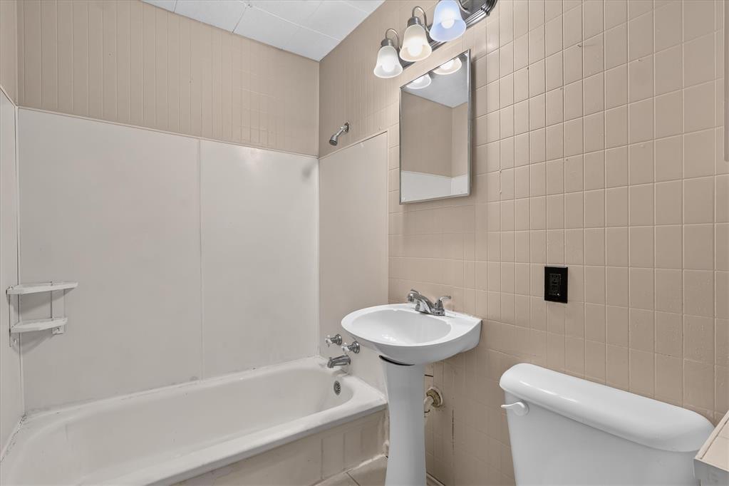 3613 S Dumas Avenue Property Photo 7