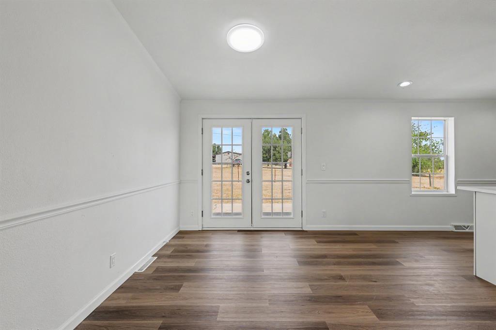 3737 Lone Tree Drive Property Photo 11