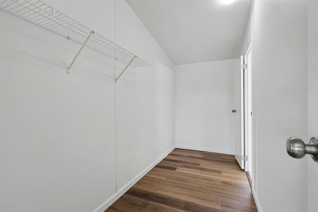3737 Lone Tree Drive Property Photo 17