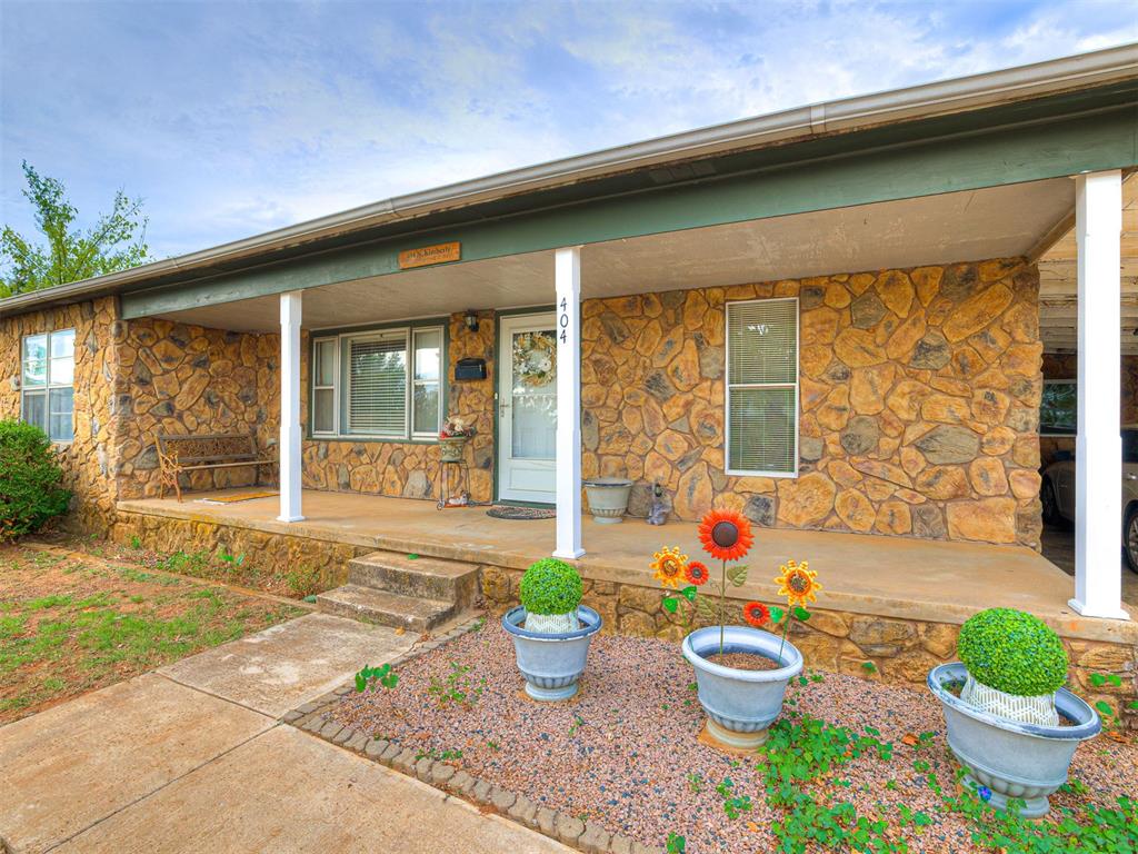 404 Kimberly Road Property Photo 2