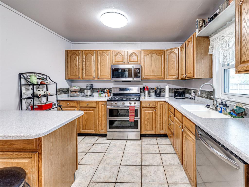 404 Kimberly Road Property Photo 3