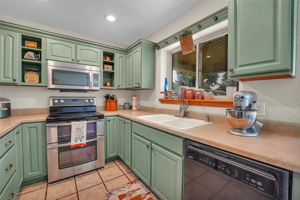 320 Elkview Drive Property Photo 14
