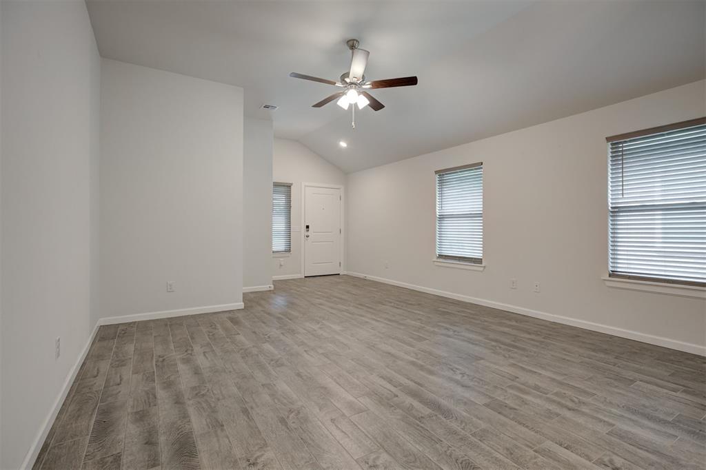 3008 Nw 196th Place Property Photo 8