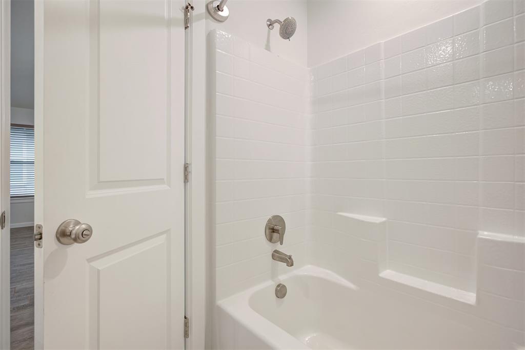 3008 Nw 196th Place Property Photo 32