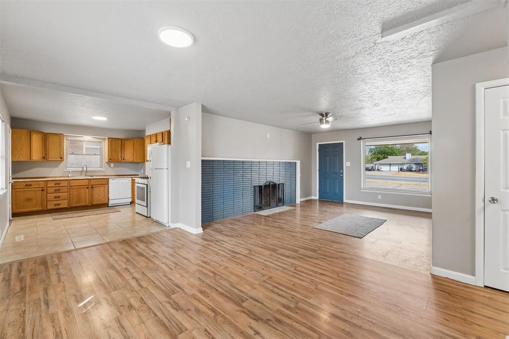120 E Morningside Drive Property Photo 1