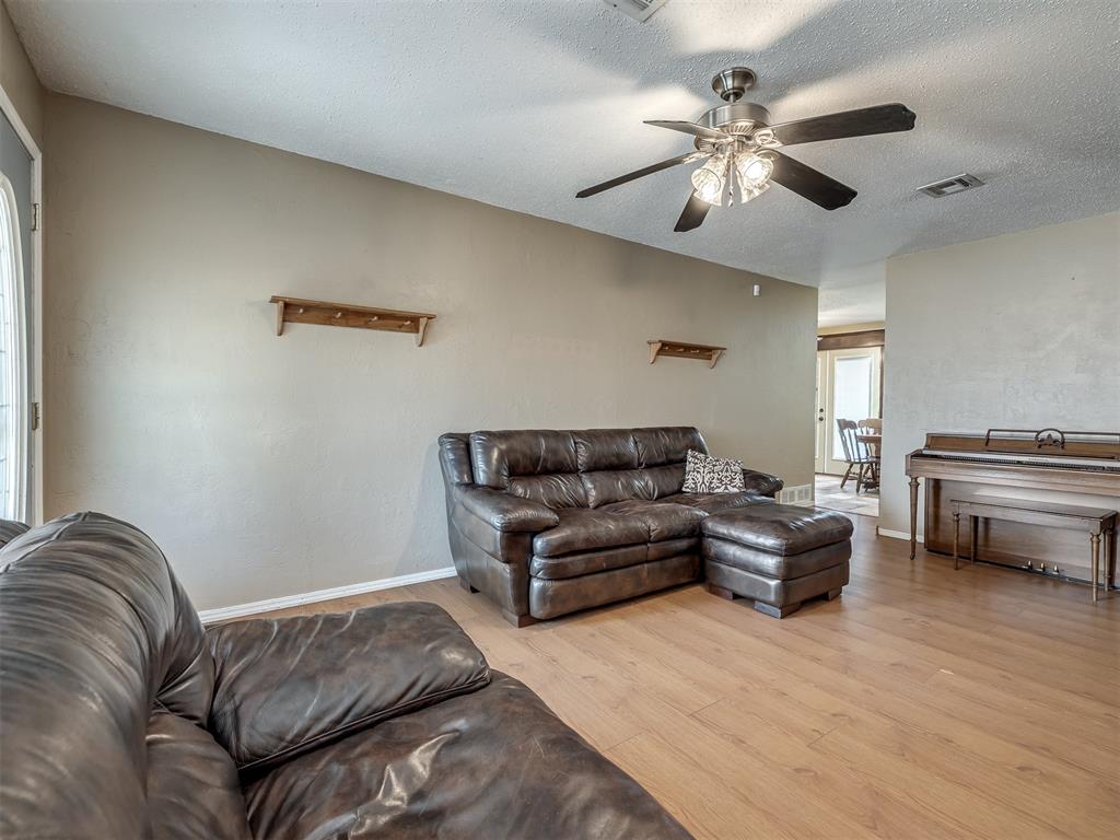 3323 Cox Circle Property Photo 9