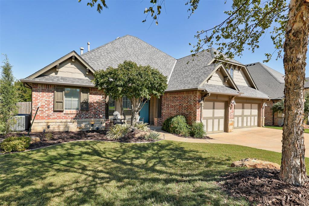 533 Newport Bridge Drive Property Photo 1
