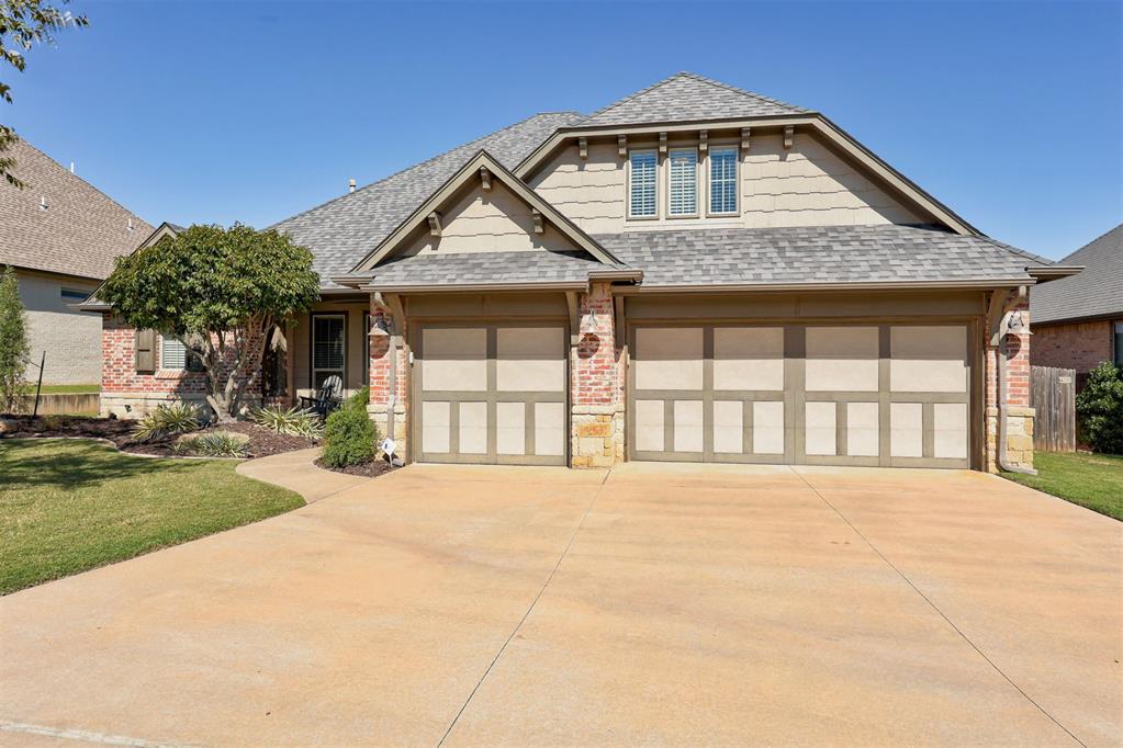 533 Newport Bridge Drive Property Photo 2