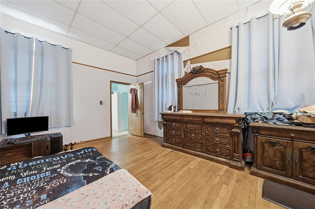 1008 E Elm Street Property Photo 10