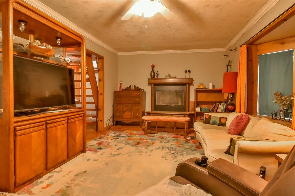1001 N Tabor Avenue Property Photo 5