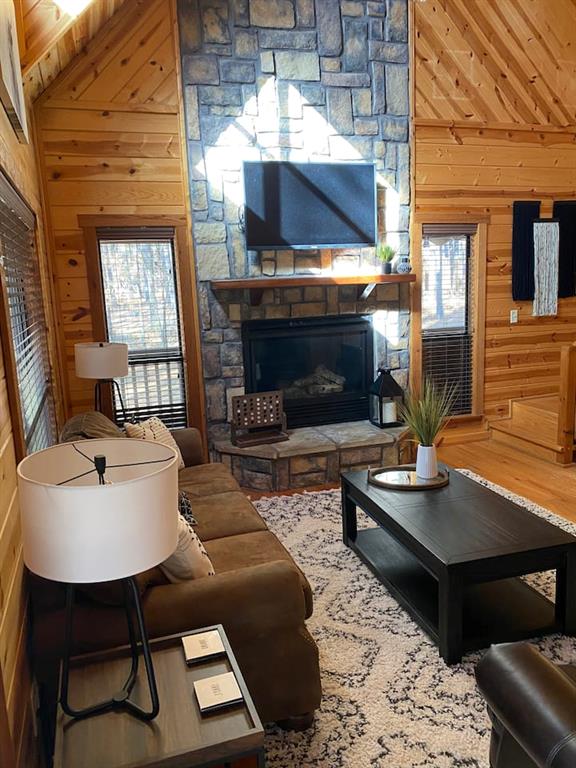 78 Hemlock Grove Road Property Photo 8