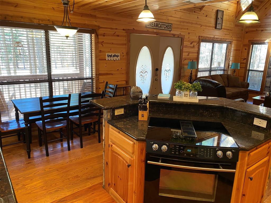 78 Hemlock Grove Road Property Photo 12