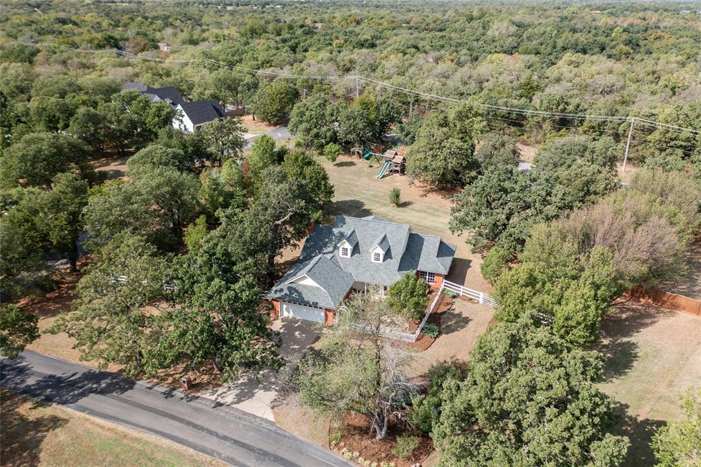 501 Pleasant Oaks Circle Property Photo 1