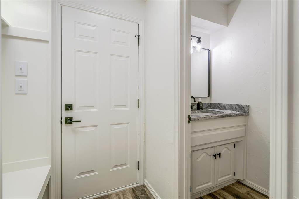 501 Pleasant Oaks Circle Property Photo 14