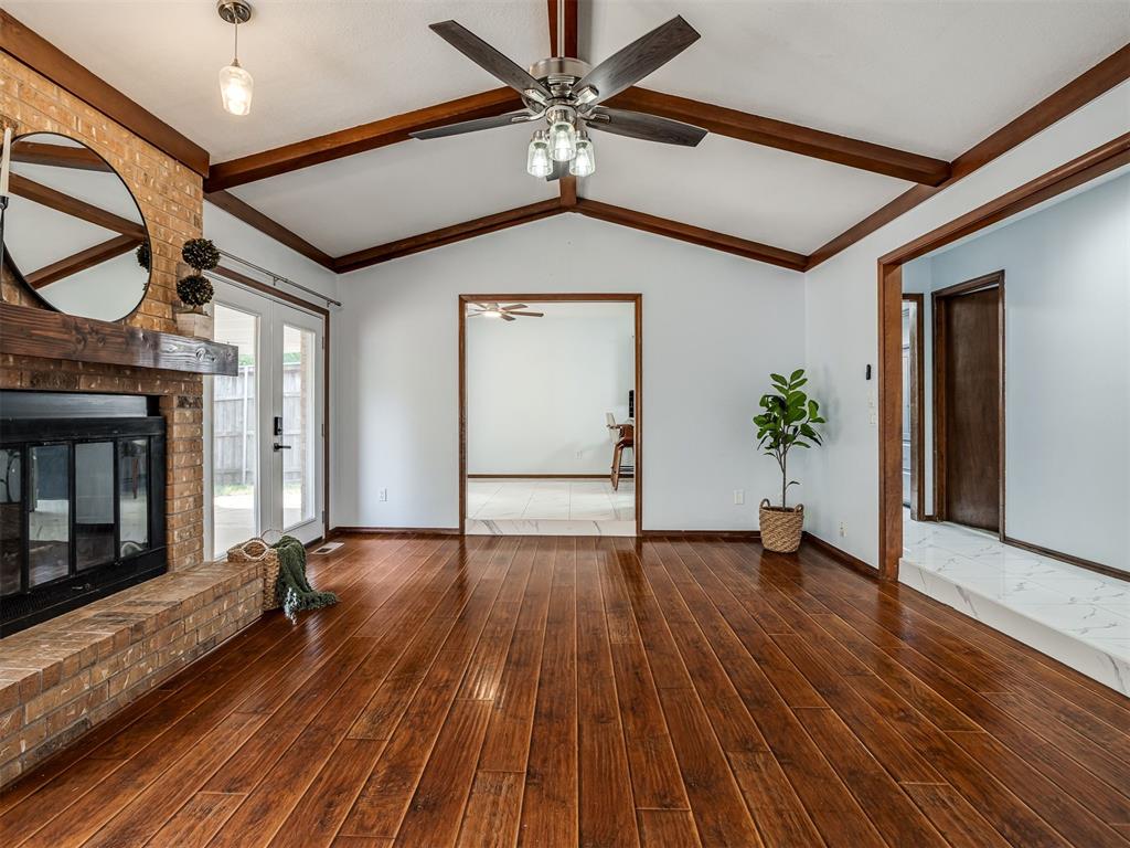 1908 Edgewater Lane Property Photo 7