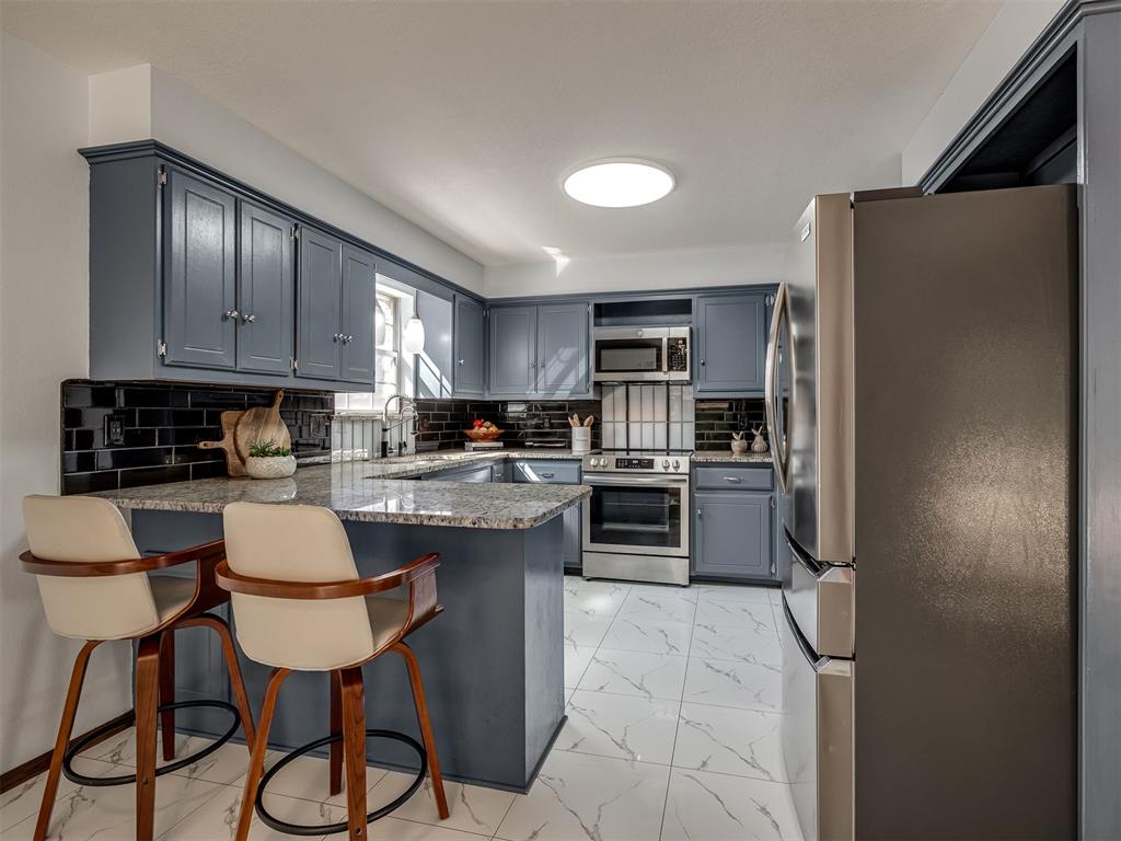 1908 Edgewater Lane Property Photo 11