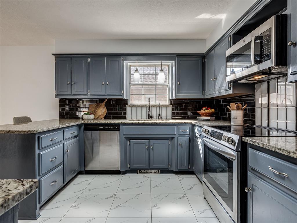 1908 Edgewater Lane Property Photo 16