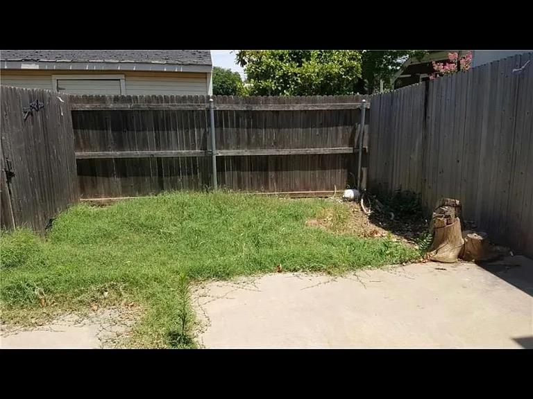 5406 Peachtree Drive Property Photo 2