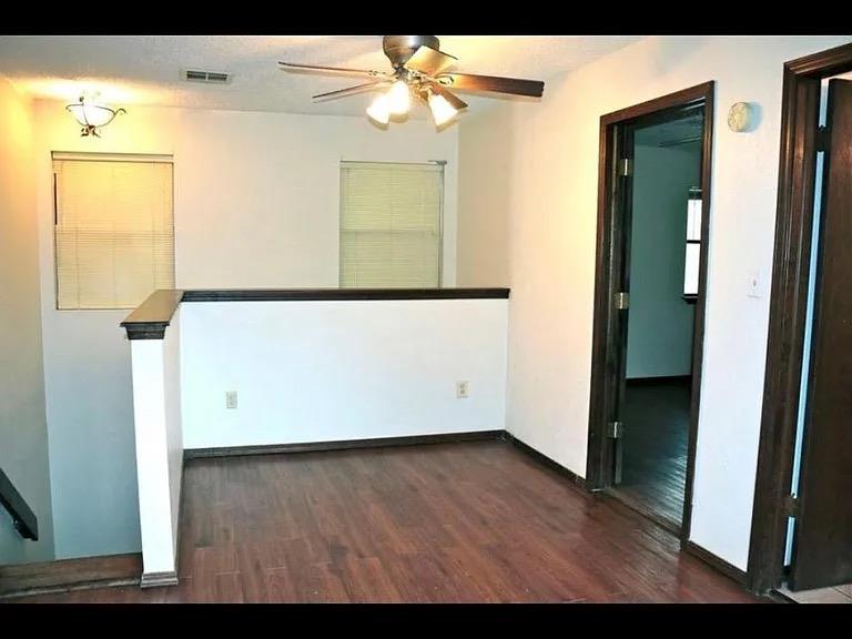 5406 Peachtree Drive Property Photo 7