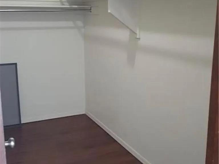 5406 Peachtree Drive Property Photo 10