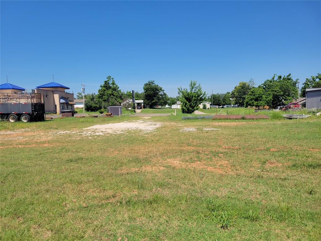 402 S 3rd Street Property Photo 8