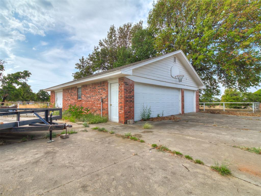 9220 Acre View Drive Property Photo 3