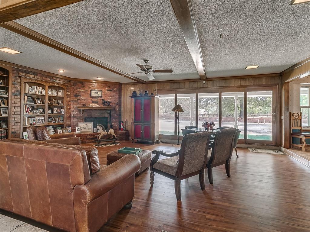 9220 Acre View Drive Property Photo 6