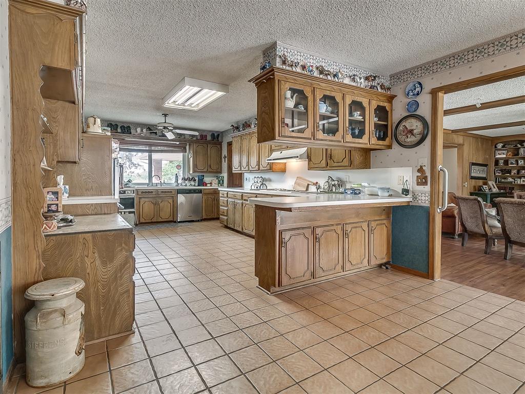9220 Acre View Drive Property Photo 14