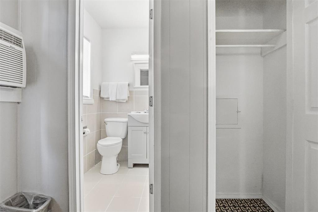 412 N 8th Avenue Property Photo 6