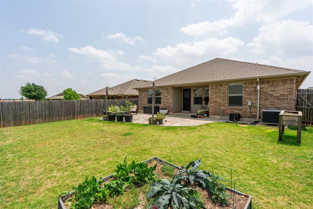 11429 Nw 130th Street Property Photo 4