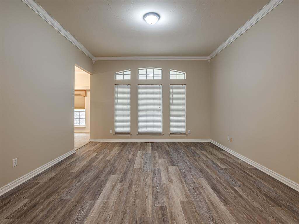 709 N Creek Drive Property Photo 6