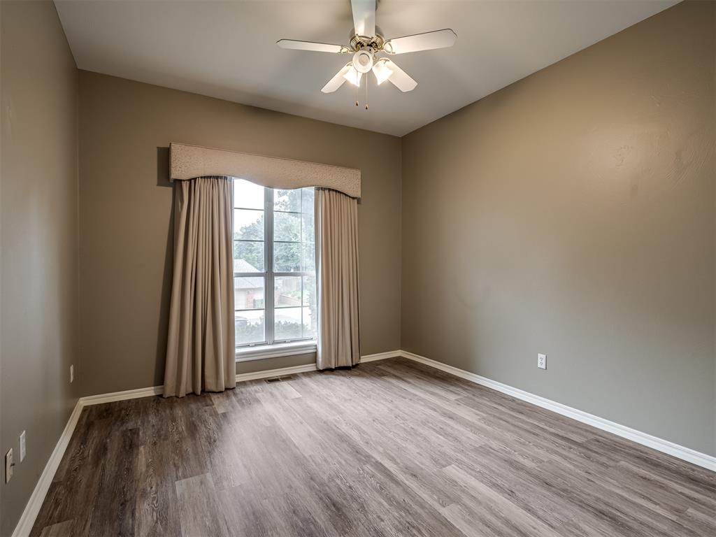 709 N Creek Drive Property Photo 20