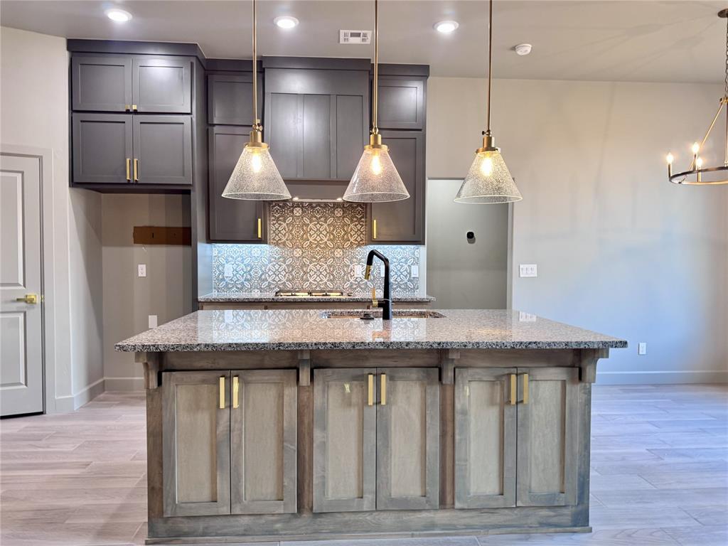 16020 Navarra Way Property Photo 5