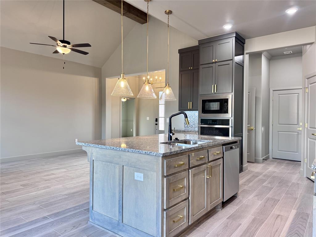 16020 Navarra Way Property Photo 10