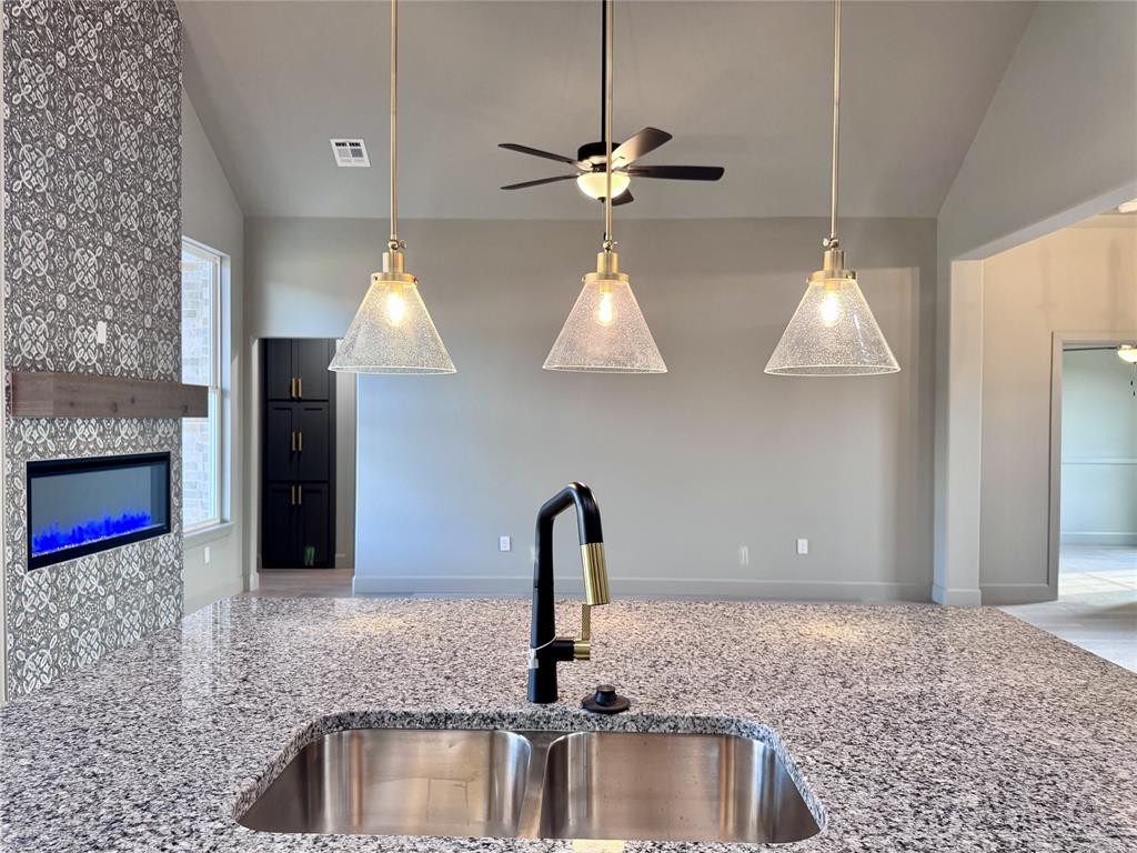 16020 Navarra Way Property Photo 12