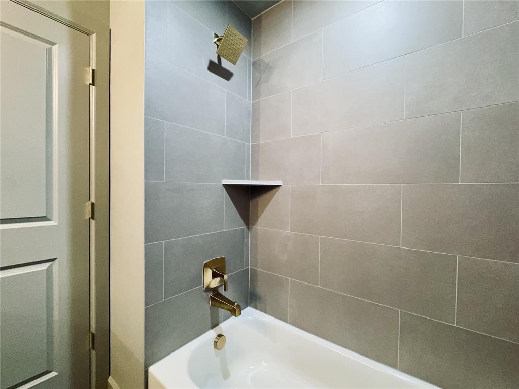 16020 Navarra Way Property Photo 35