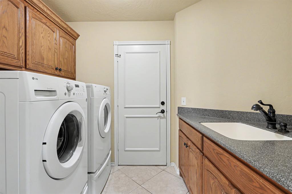 2512 Nw 151st Street Property Photo 28